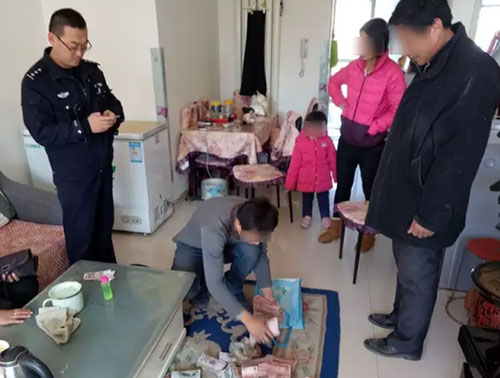 17萬當垃圾丟掉：驚慌失措！全家上陣翻找垃圾桶