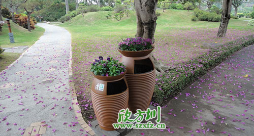  園林景區環保的選擇，玻璃鋼帶花盆垃圾桶